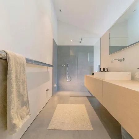 Superbe Villa D'Architecte Avec Piscine A Arbonne Villa